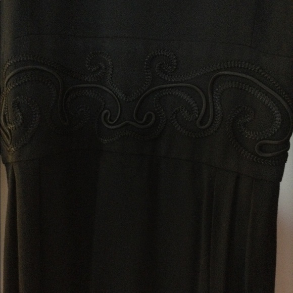 Dress - Picture 2 of 4